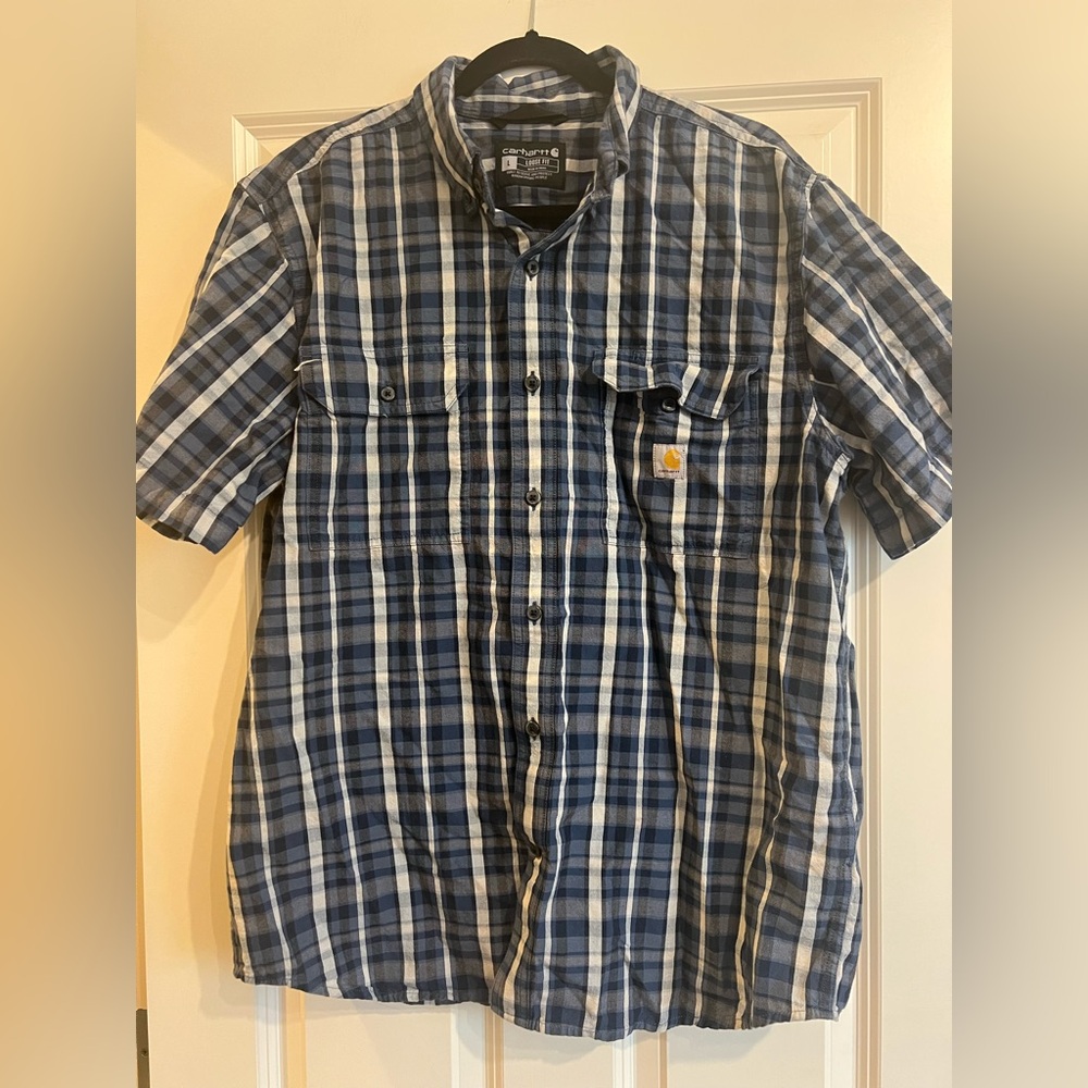 Carhartt men’s button up short sleeve loose fit shirt. Size large